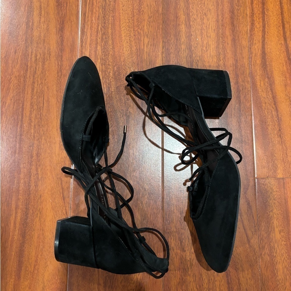 Kenneth Cole Tonniane Black Heels​ - Picture 4 of 4